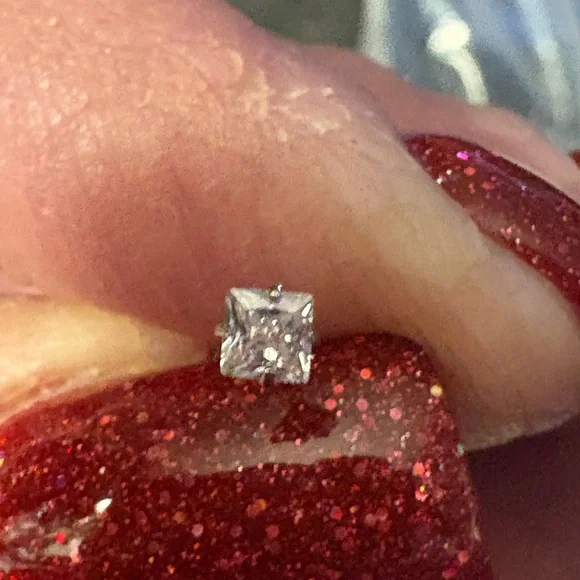 Nose Ring- 20G Stainless Steel Nose Stud Hypoallergenic Nose Stud Ring - Picture 3 of 8